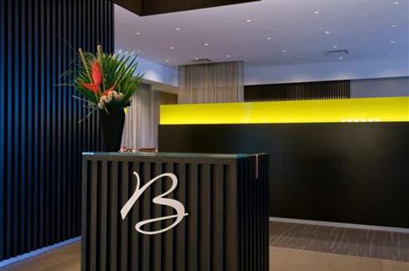 фото отеля Hilton Toronto Airport & Suites