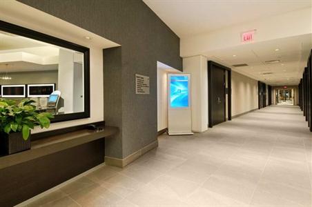фото отеля Hilton Toronto Airport & Suites