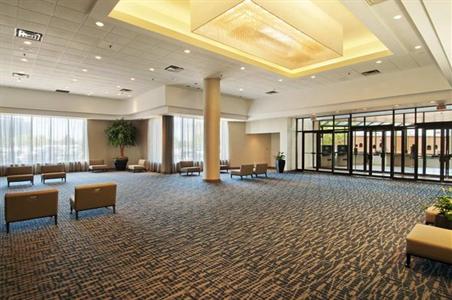фото отеля Hilton Toronto Airport & Suites