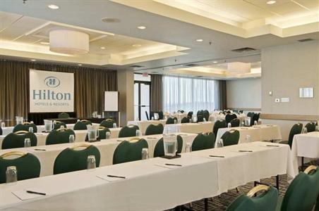 фото отеля Hilton Toronto Airport & Suites