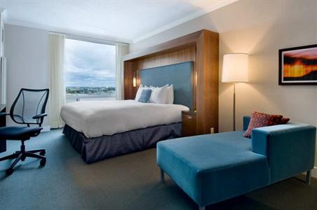 фото отеля Hilton Toronto Airport & Suites