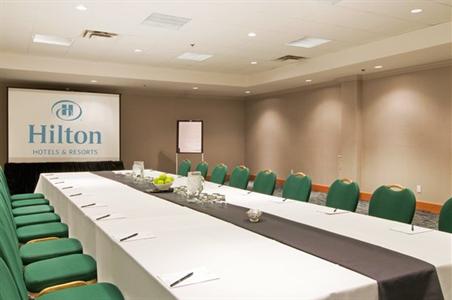 фото отеля Hilton Toronto Airport & Suites