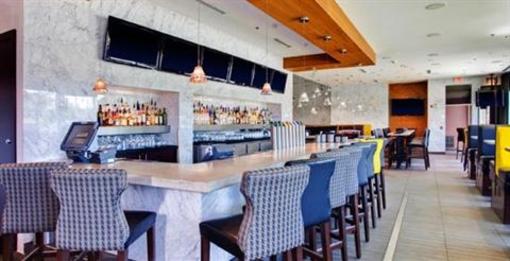 фото отеля Sandman Signature Hotel & Suites Langley