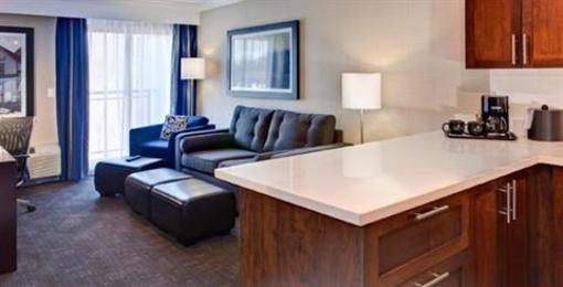фото отеля Sandman Signature Hotel & Suites Langley