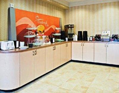 фото отеля Days Inn and Suites Collingwood