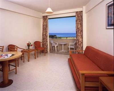 фото отеля Isaac Hotel Apartments Paralimni