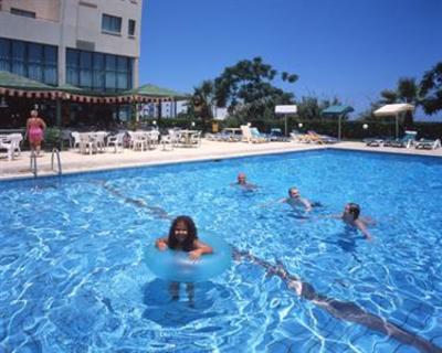 фото отеля Isaac Hotel Apartments Paralimni