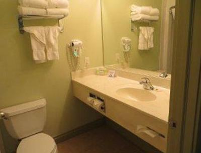 фото отеля Days Inn & Suites Whitecourt