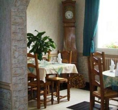 фото отеля Hotel Restaurant le Chalet Guemene-Penfao