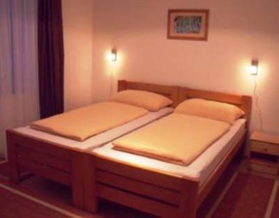 фото отеля Veronika Rooms