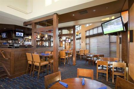 фото отеля Doubletree Hotel Bradley International Airport