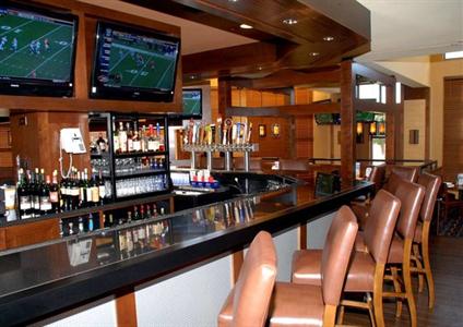 фото отеля Doubletree Hotel Bradley International Airport