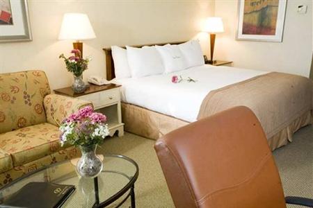 фото отеля Doubletree Hotel Bradley International Airport