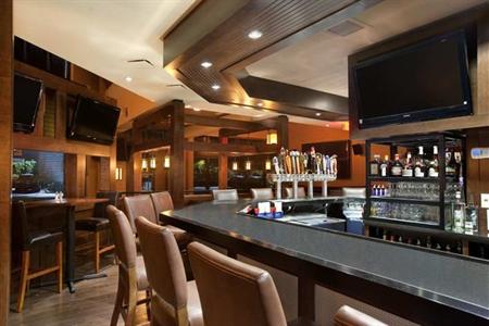 фото отеля Doubletree Hotel Bradley International Airport