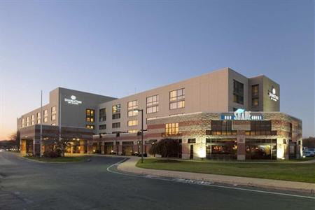 фото отеля Doubletree Hotel Bradley International Airport