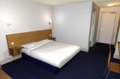 фото отеля Travelodge Lolworth