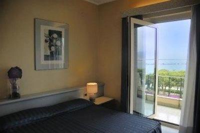 фото отеля Mediterraneo Hotel Cagliari