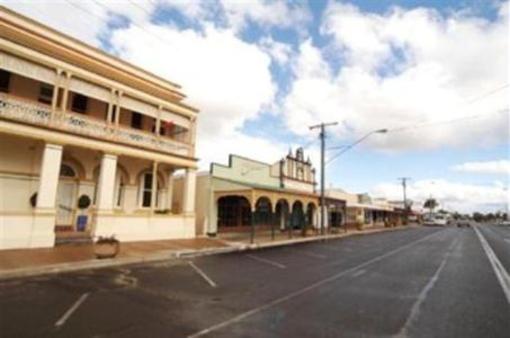 фото отеля Pittsworth Motor Inn