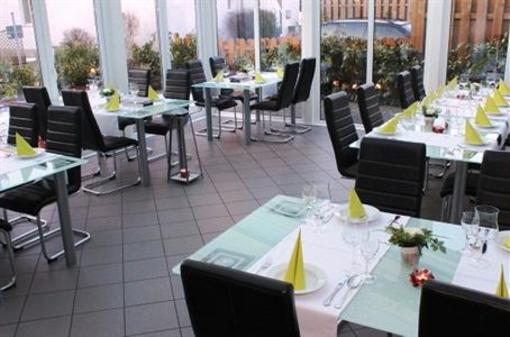 фото отеля Hotel am Rosenplatz Brechtorf Ruhen