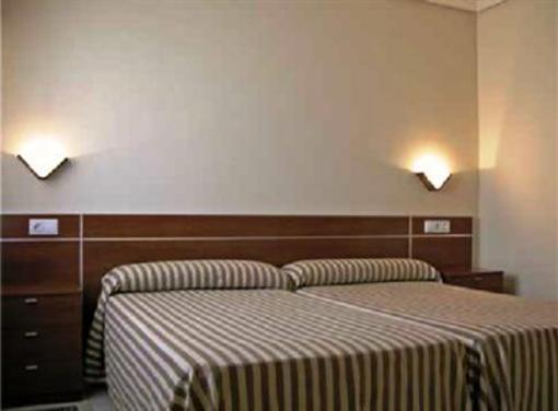 фото отеля Hostal A Camelia Moana