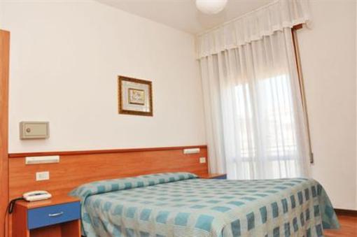 фото отеля Hotel Midi