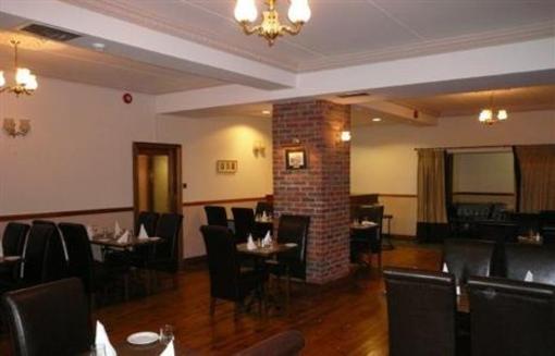 фото отеля Foody’s Lodge Quigley's Point