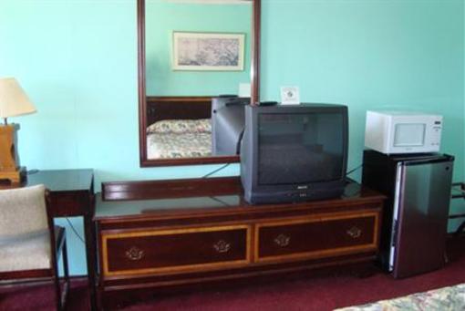 фото отеля Gray Plaza Motel West Frankfort