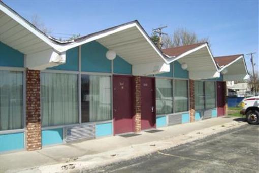 фото отеля Gray Plaza Motel West Frankfort