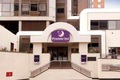 фото отеля Premier Inn Sunbury (Kempton Park)