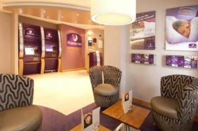 фото отеля Premier Inn Sunbury (Kempton Park)