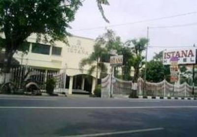фото отеля Hotel Istana Pekalongan