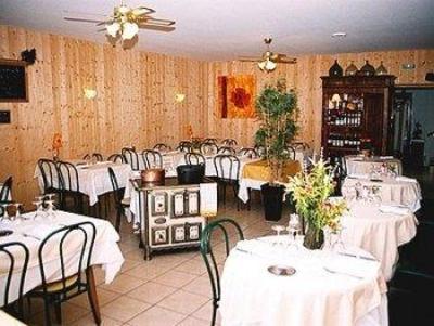 фото отеля Auberge De La Boucle Hotel Saint-Nizier-d'Azergues