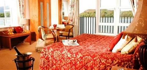 фото отеля Pontoon Bridge Hotel