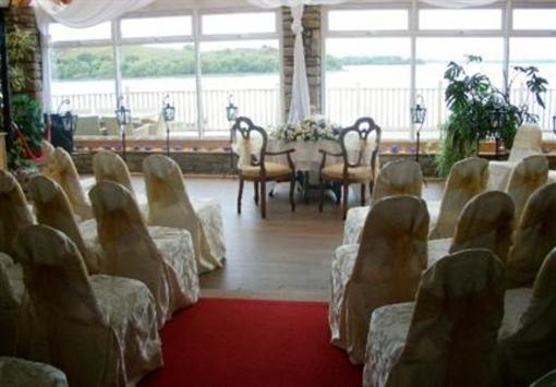 фото отеля Pontoon Bridge Hotel