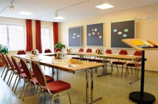 фото отеля Hotel Zur Post Rohrdorf (Bavaria)
