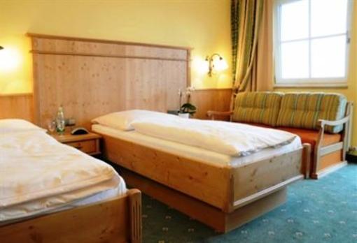 фото отеля Hotel Zur Post Rohrdorf (Bavaria)