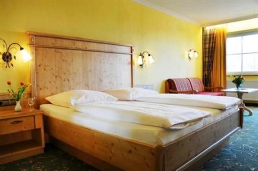 фото отеля Hotel Zur Post Rohrdorf (Bavaria)