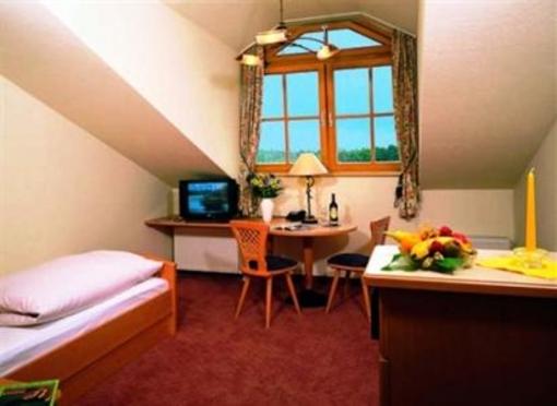 фото отеля Hotel Zur Post Rohrdorf (Bavaria)