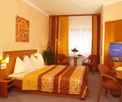 фото отеля Neumaiers Hirsch Gasthof & Landhotel