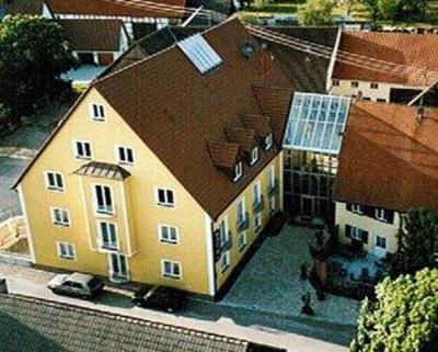 фото отеля Neumaiers Hirsch Gasthof & Landhotel