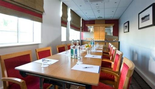 фото отеля Holiday Inn Express London - Chingford - North Circular