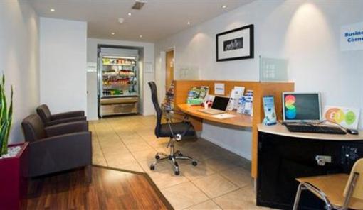 фото отеля Holiday Inn Express London - Chingford - North Circular