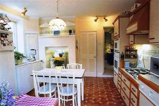 фото отеля Rosemead Guest House Esher