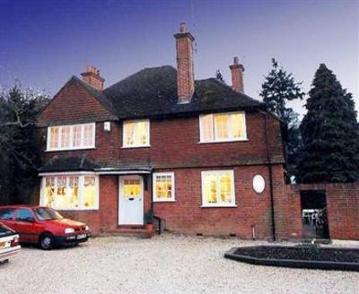 фото отеля Rosemead Guest House Esher