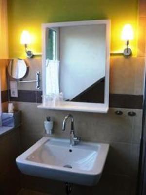 фото отеля Hotel Haus am Fluss Laurenburg