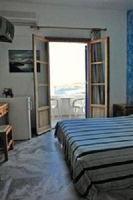 фото отеля Frangiscos Inn Parikia