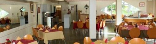 фото отеля Les Heures Claires Cottages Istres