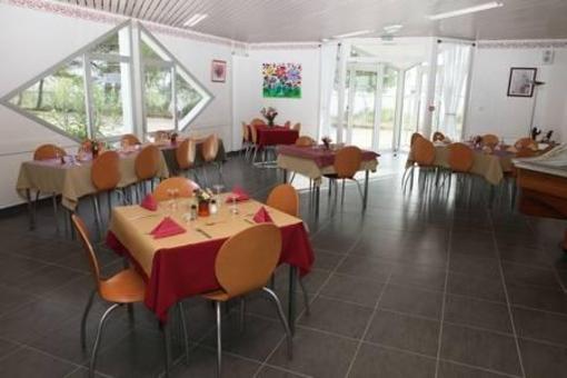 фото отеля Les Heures Claires Cottages Istres