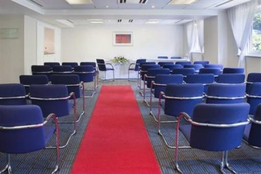 фото отеля Holiday Inn Hemel Hempstead M1 J8