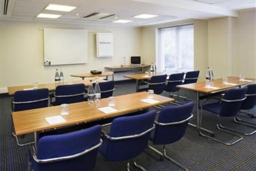 фото отеля Holiday Inn Hemel Hempstead M1 J8